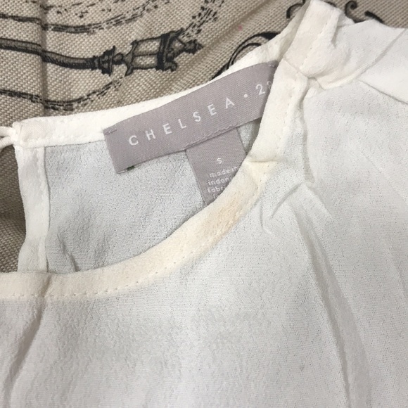 Chelsea 28 White Knotted Sleeveless Top - Picture 6 of 8